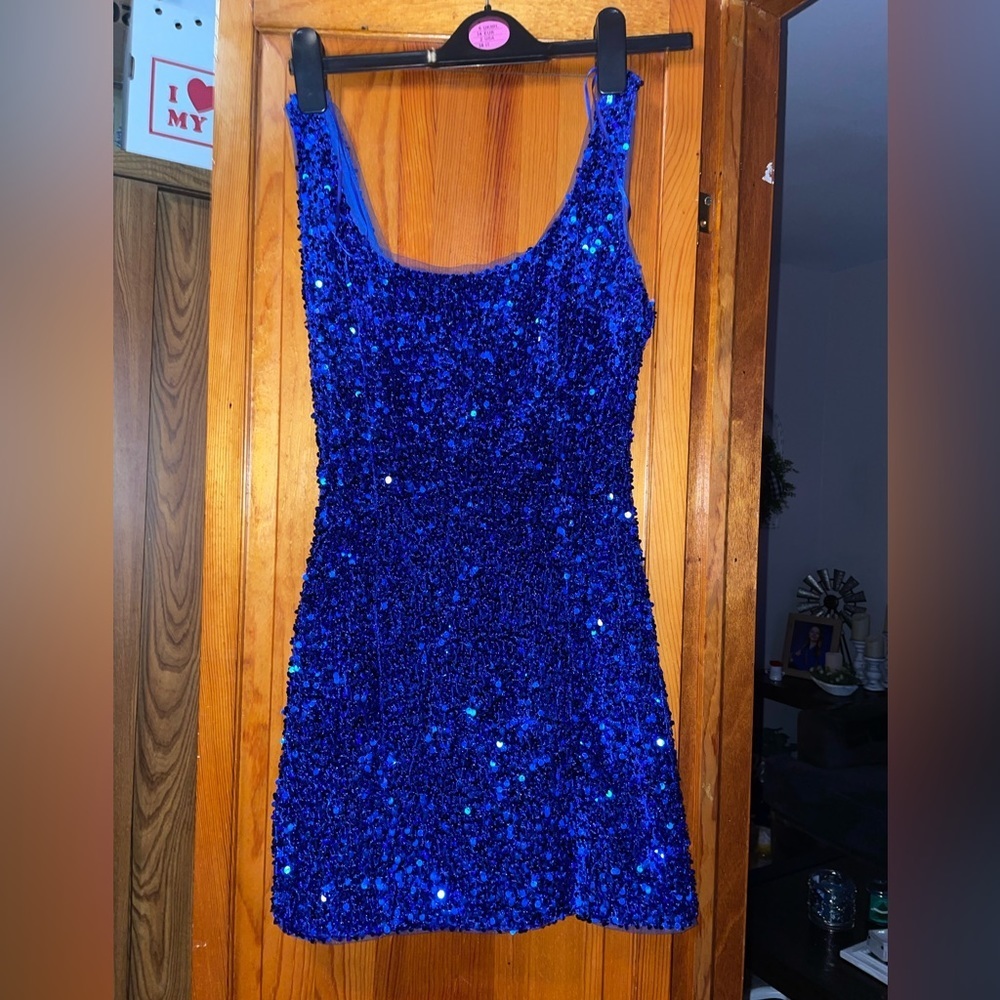 Blue sequin dress​​
